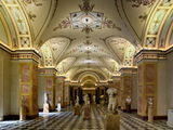 Эрмитаж (Зимний дворец) - главная достопримечательност в центре Санкт-Петербурга