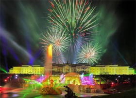 Ежегодное волшебное действо в Петергофе – праздник открытия фонтанов 2013